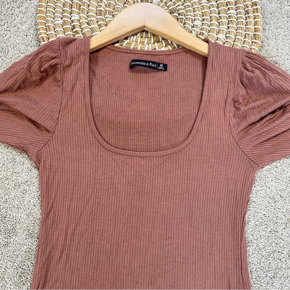 Abercrombie & Fitch Women’s Ribbed Puff Sleeve Longsleeve Shirt in Mauve M - Picture 3 of 13